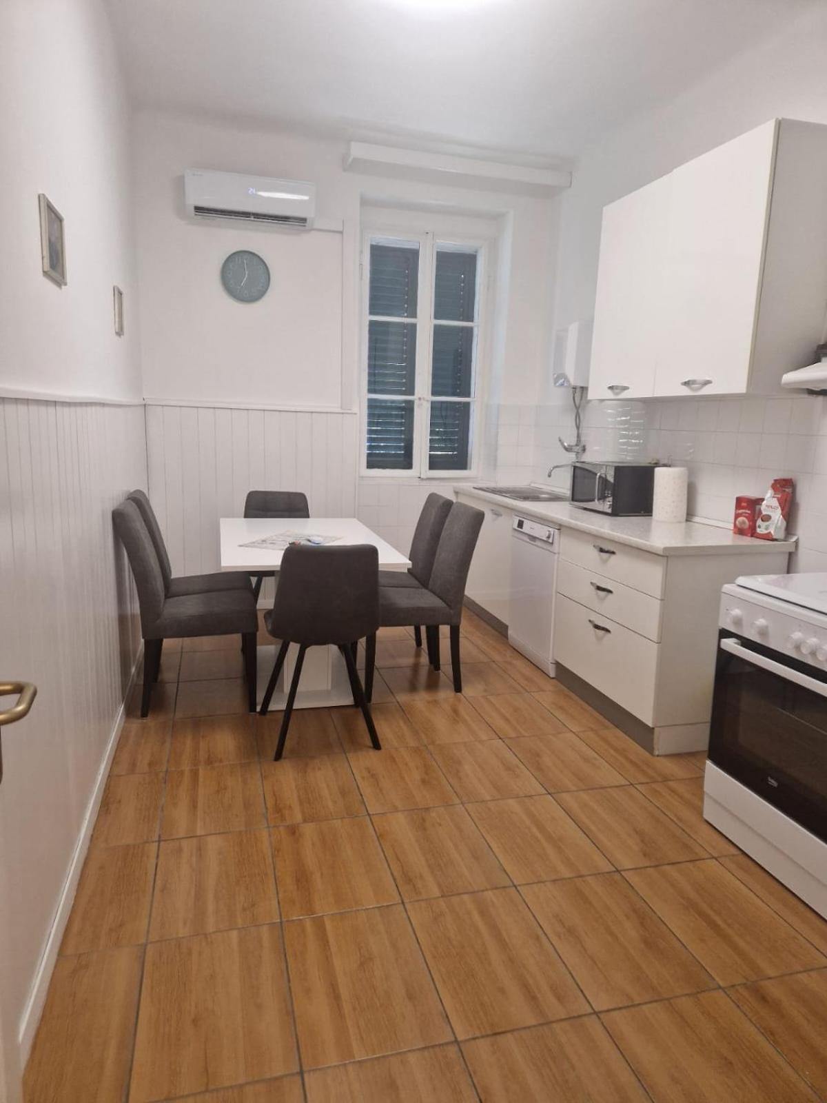 Apartment Pape Спліт Екстер'єр фото